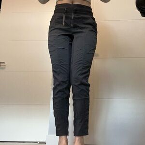 Lululemon like new grey jogger pants dance studio crop 25"
